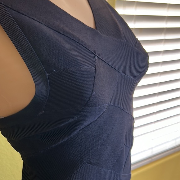 Imperfect Herve Leger Dresd - Picture 4 of 8